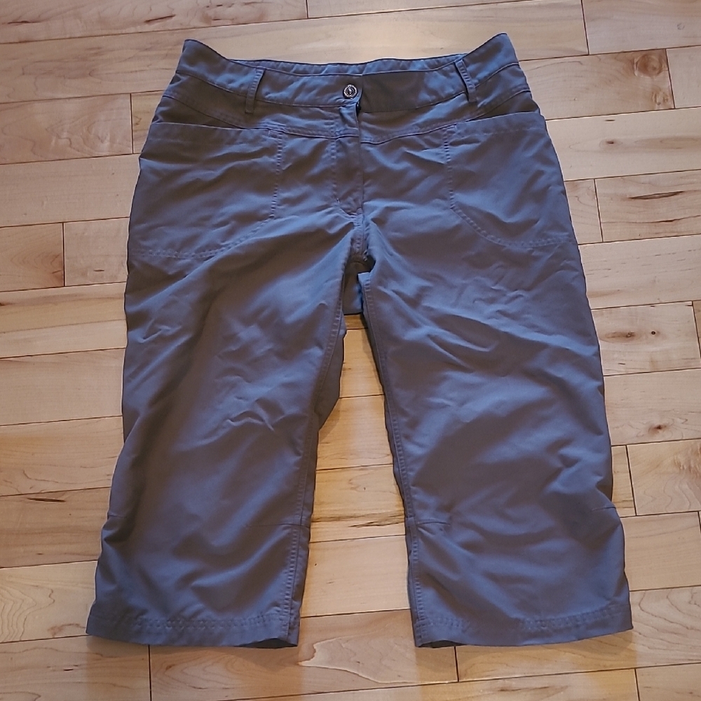 MEC Women's Size 12 Brownish Gray Capris
